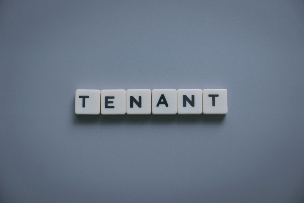 tenant word made of square letter word on gray background t20 ZYbjv0